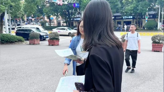 百城地推网北京丰台丽泽、花乡片区传单派发现场实拍