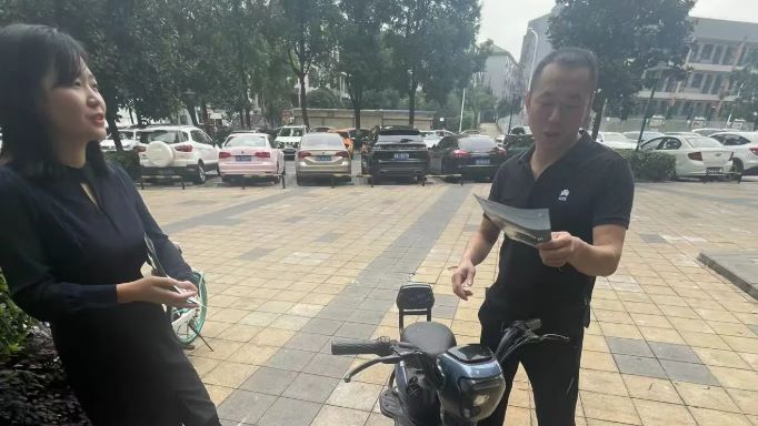 上海社区DM传单派发现场实拍，信箱投递精准触达住户